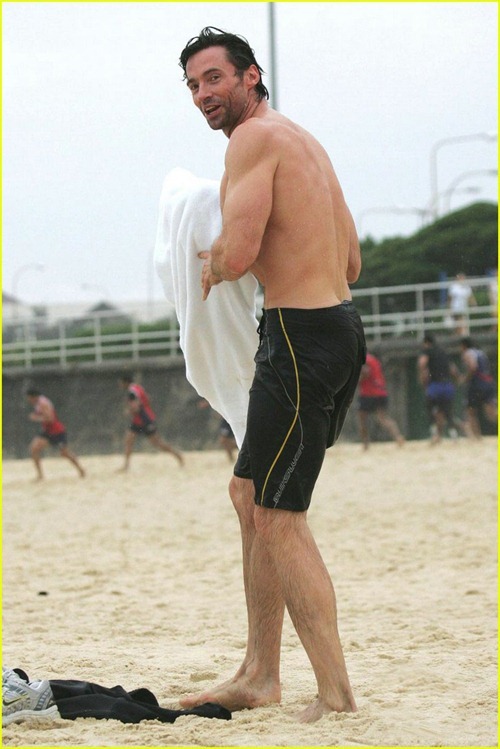 hugh-jackman-bondi-beach-d03