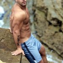 Hunk Du Jour – Muscular Stud At The Beach