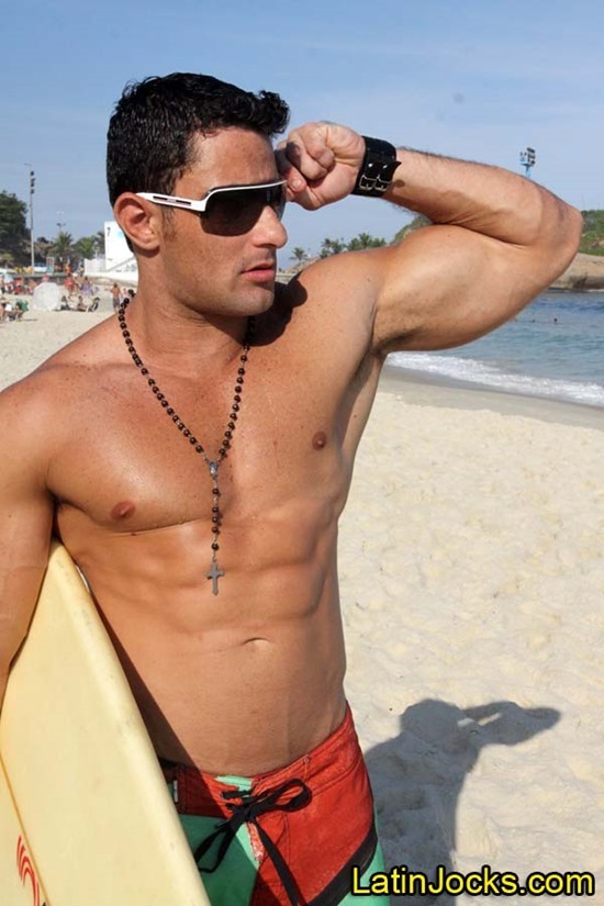 Masculine Brazilian Hunk Oliver Shows Off At The Beach And Jacks Off Rough Straight Men